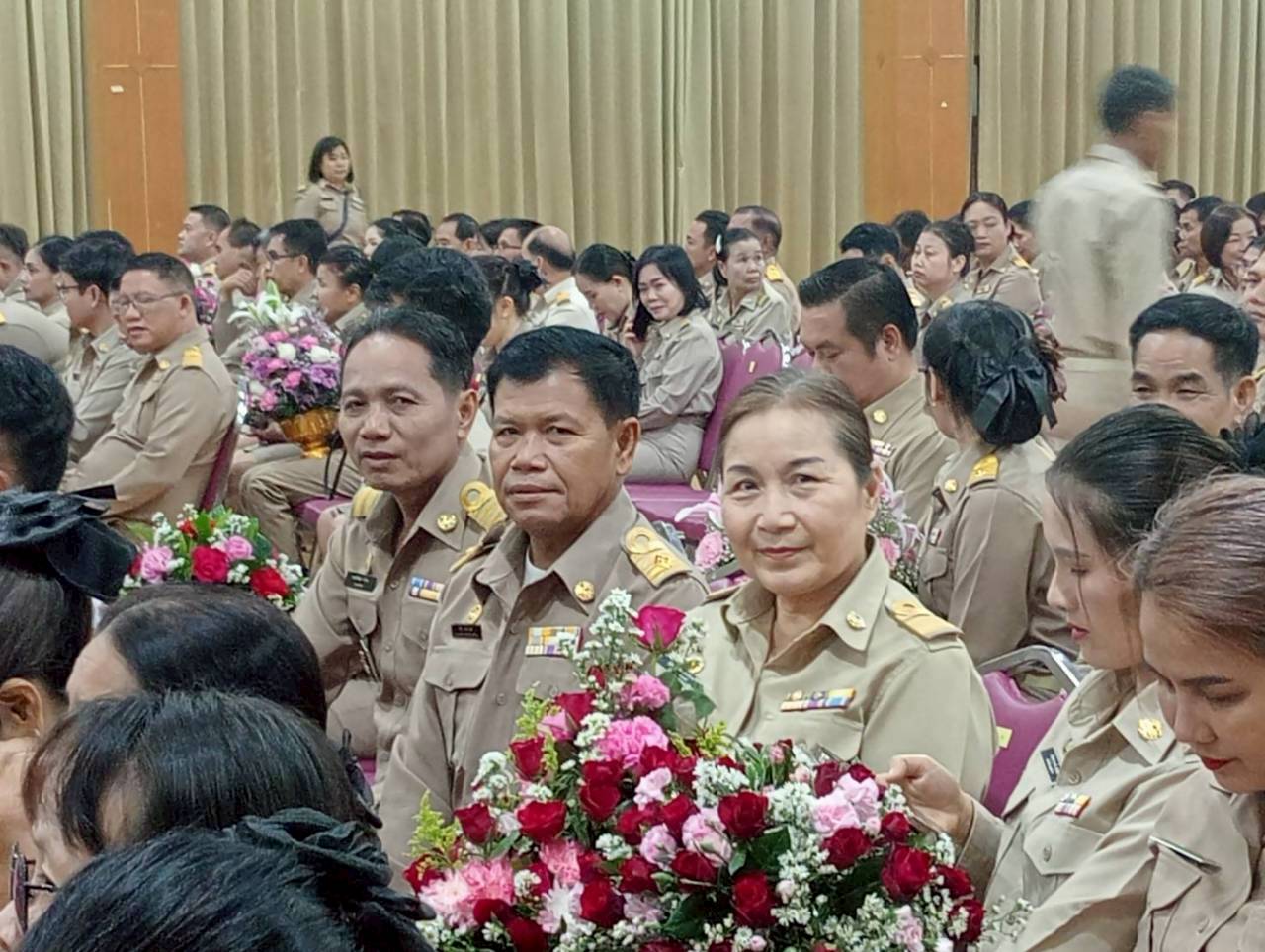 LINE ALBUM 18369 260420 5